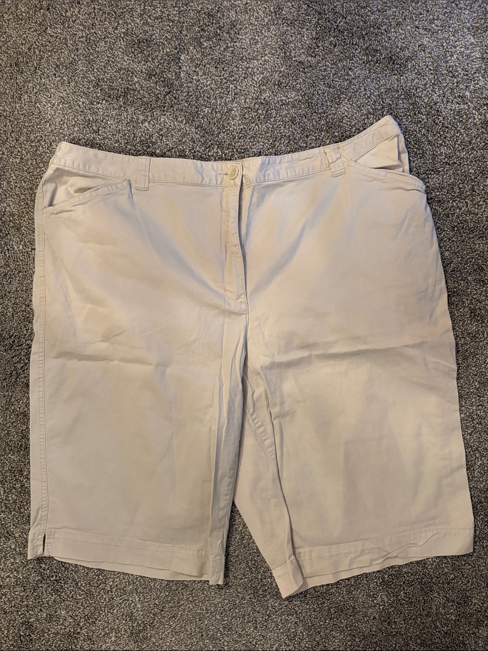 Karen Scott Women's Chino Bermuda Shorts in Light Beige plus size 22W